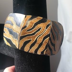 Wooden (new) animal print Sz 8 wide width bracelet